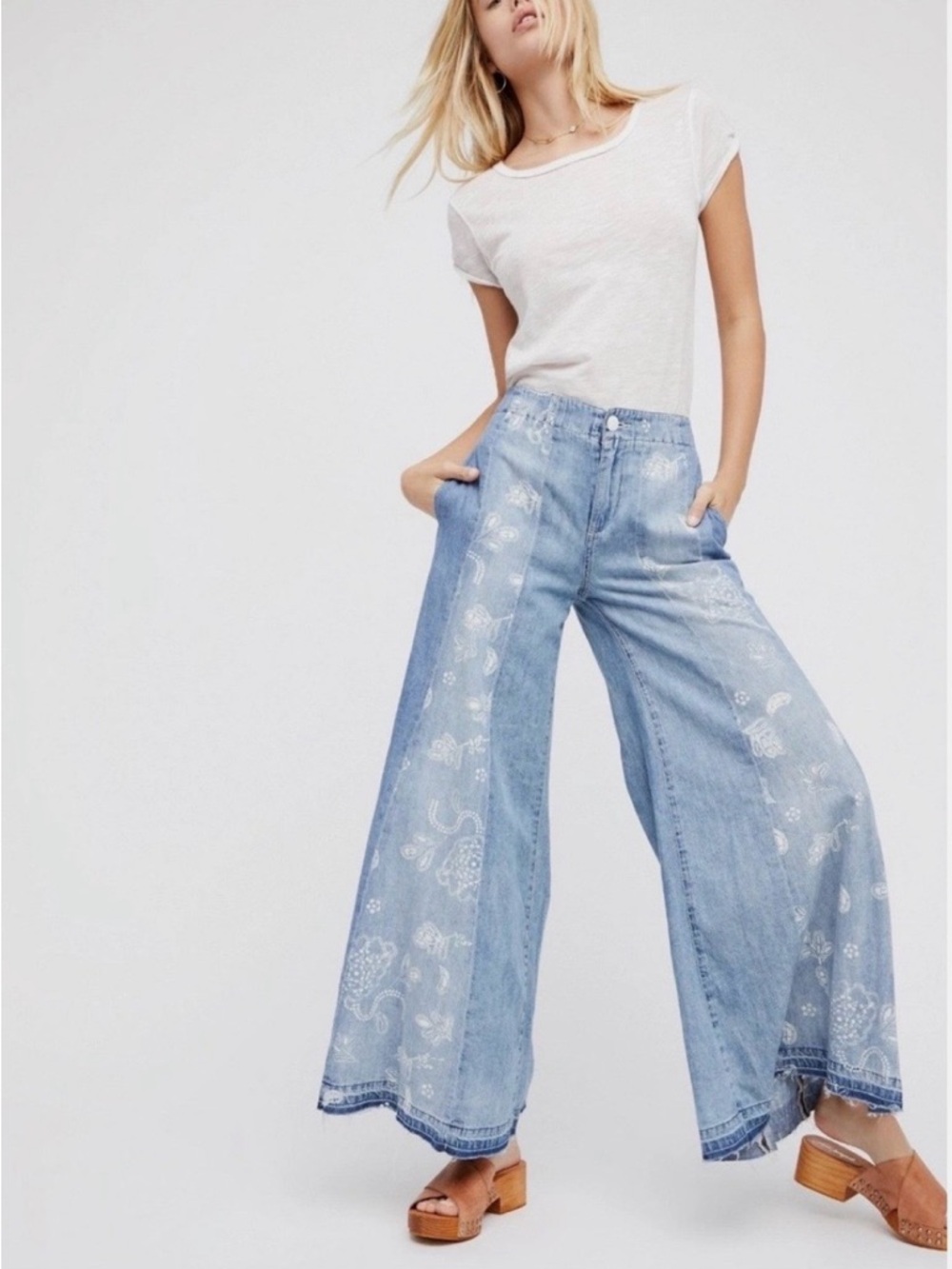 WE THE FREE Luna Extreme Flare Paisley Jeans Boho 29